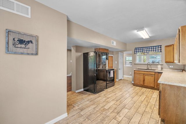 416 E Akard, Weatherford, TX 76086