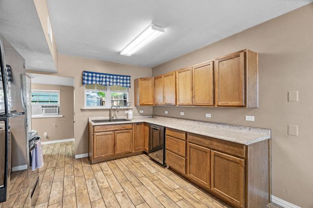 416 E Akard, Weatherford, TX 76086