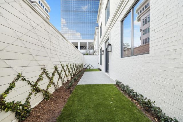 25 Wentworth Gate Path, Houston, TX 77027