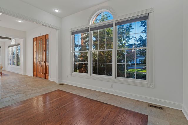 101 Governors Point Boulevard, Hendersonville, TN 37075