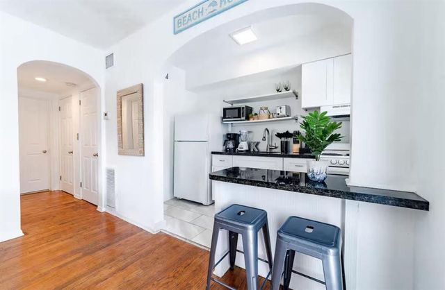 2617 NE 13th Court, Fort Lauderdale, FL 33304