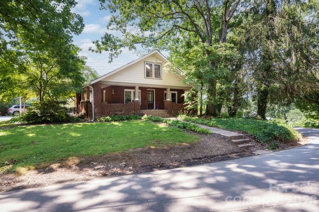 90 Jonestown Road, Asheville, NC 28804