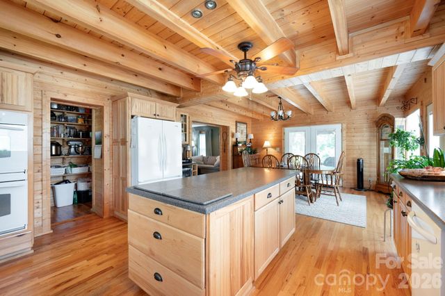 90 Jonestown Road, Asheville, NC 28804