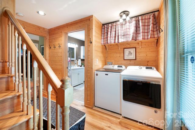 90 Jonestown Road, Asheville, NC 28804