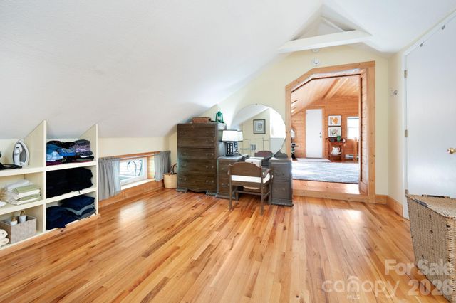 90 Jonestown Road, Asheville, NC 28804