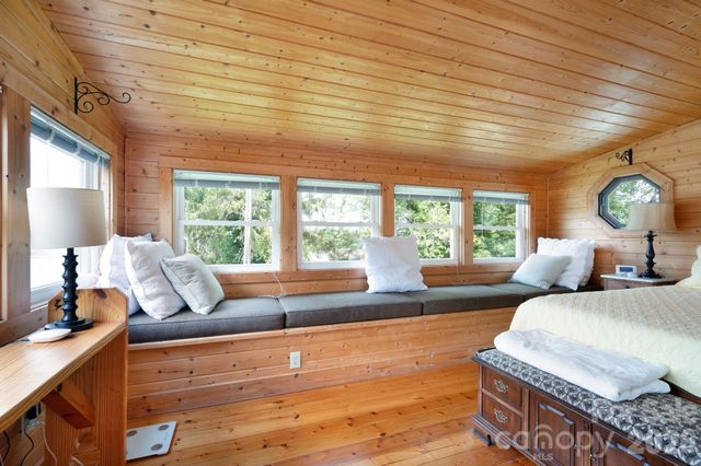 90 Jonestown Road, Asheville, NC 28804