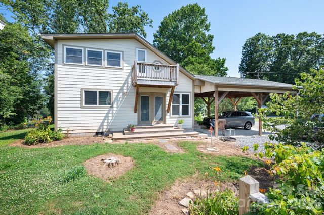 90 Jonestown Road, Asheville, NC 28804