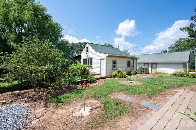 90 Jonestown Road, Asheville, NC 28804