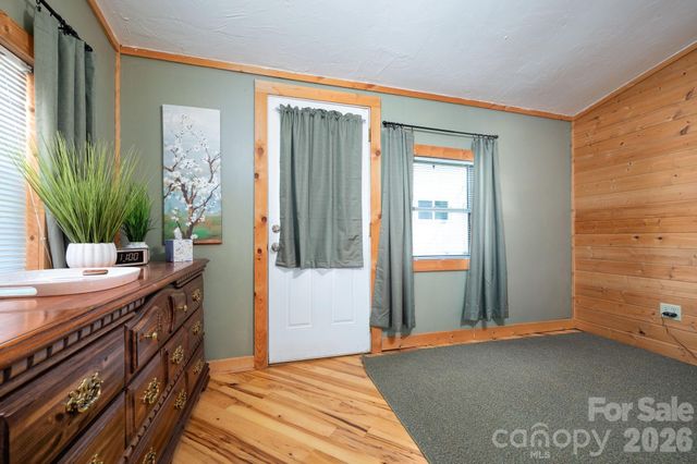 90 Jonestown Road, Asheville, NC 28804