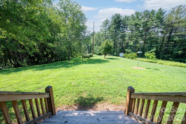 90 Jonestown Road, Asheville, NC 28804