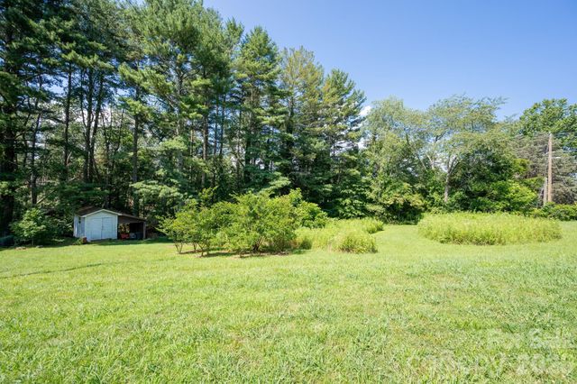 90 Jonestown Road, Asheville, NC 28804