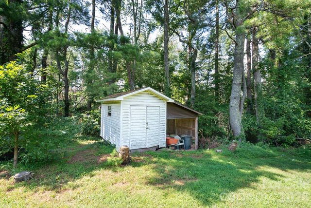 90 Jonestown Road, Asheville, NC 28804