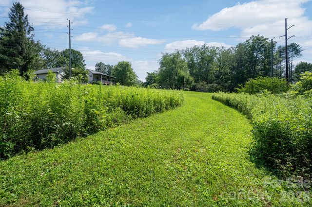 90 Jonestown Road, Asheville, NC 28804