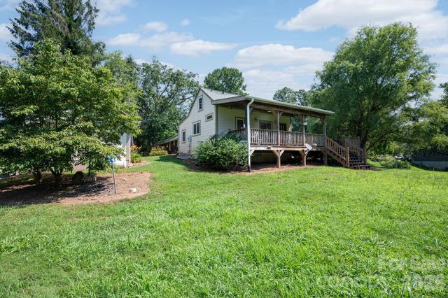 90 Jonestown Road, Asheville, NC 28804