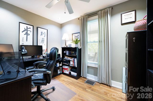 90 Jonestown Road, Asheville, NC 28804