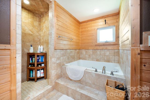 90 Jonestown Road, Asheville, NC 28804