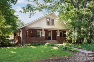 90 Jonestown Road, Asheville, NC 28804