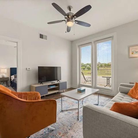 810 W St. johns Ave 2125, Austin, TX 78752