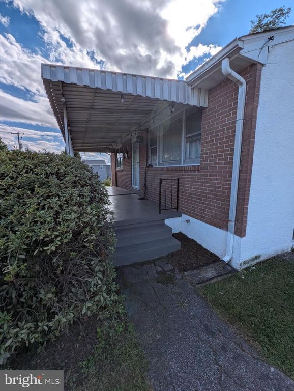 1051 HANOVER STREET ST, POTTSTOWN, PA 19464 — photo 2