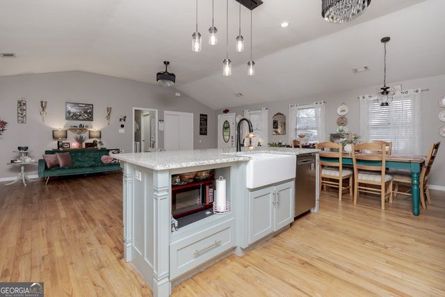 210 Granada Terrace, Warner Robins, GA 31088