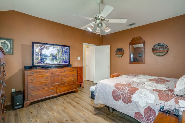 322 Dalhart Drive, Weatherford, TX 76086