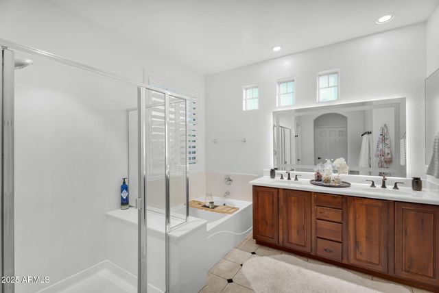 4245 E CULLUMBER Court, Gilbert, AZ 85234