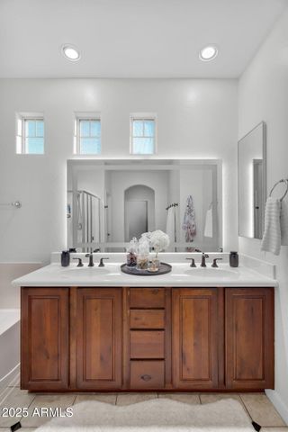 4245 E CULLUMBER Court, Gilbert, AZ 85234