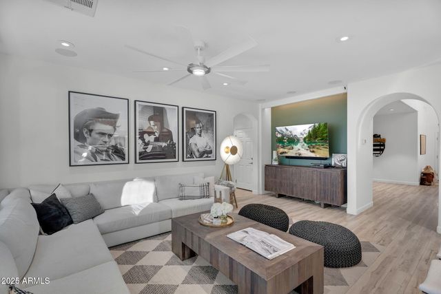 4245 E CULLUMBER Court, Gilbert, AZ 85234