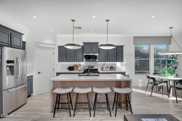 4245 E CULLUMBER Court, Gilbert, AZ 85234