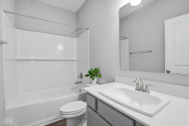 4660 W Tradwell Drive, New Palestine, IN 46163