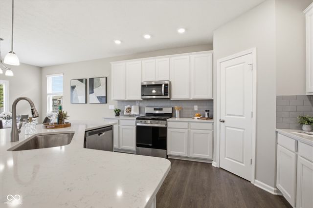 4660 W Tradwell Drive, New Palestine, IN 46163