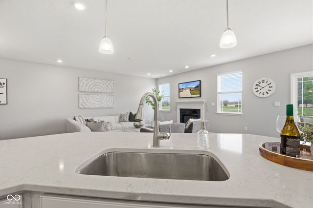 4660 W Tradwell Drive, New Palestine, IN 46163