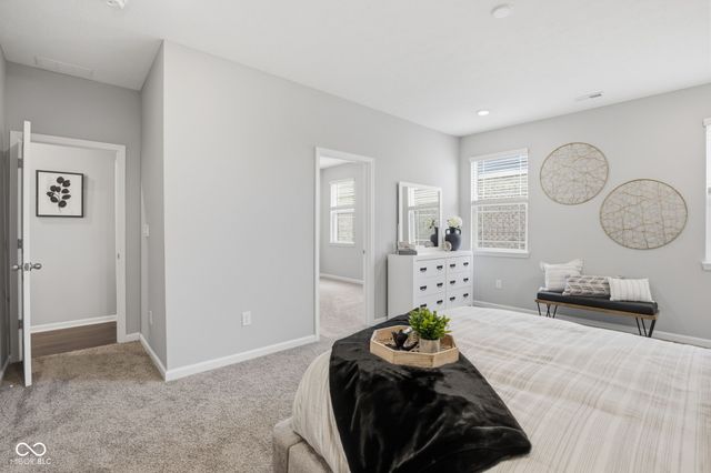 4660 W Tradwell Drive, New Palestine, IN 46163