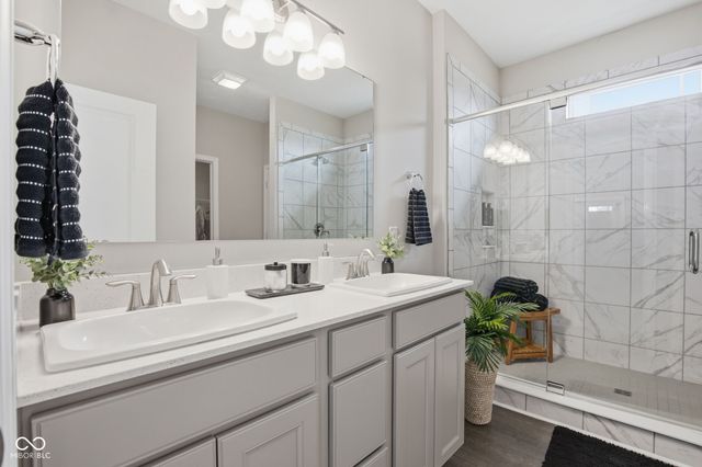 4660 W Tradwell Drive, New Palestine, IN 46163