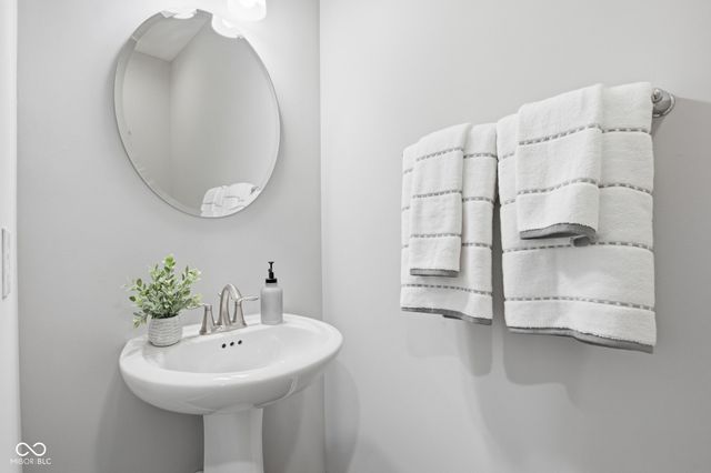 4660 W Tradwell Drive, New Palestine, IN 46163