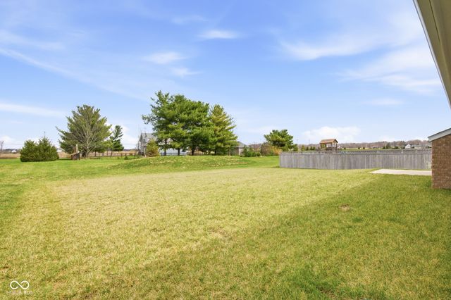 4660 W Tradwell Drive, New Palestine, IN 46163