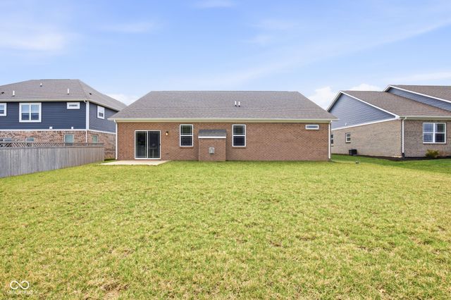 4660 W Tradwell Drive, New Palestine, IN 46163
