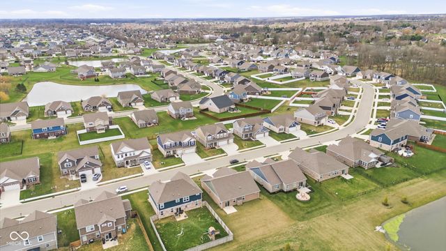 4660 W Tradwell Drive, New Palestine, IN 46163