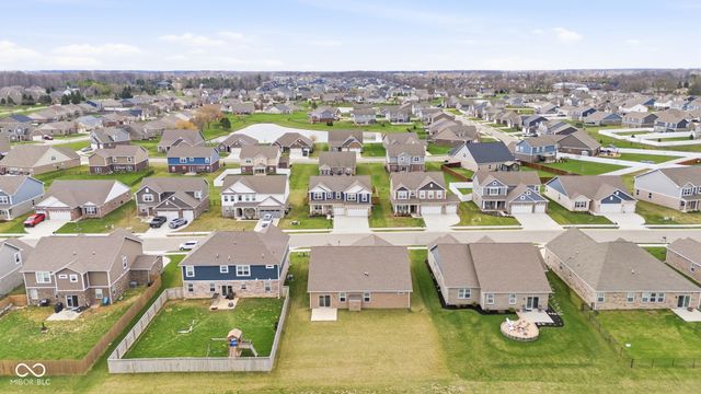 4660 W Tradwell Drive, New Palestine, IN 46163