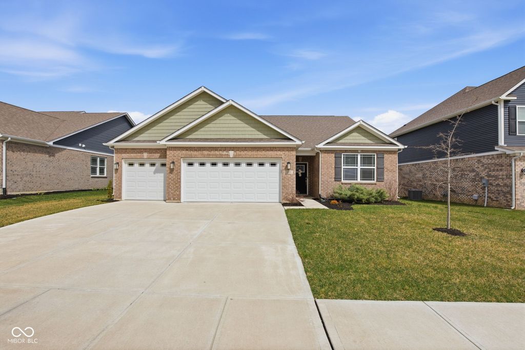 4660 W Tradwell Drive, New Palestine, IN 46163