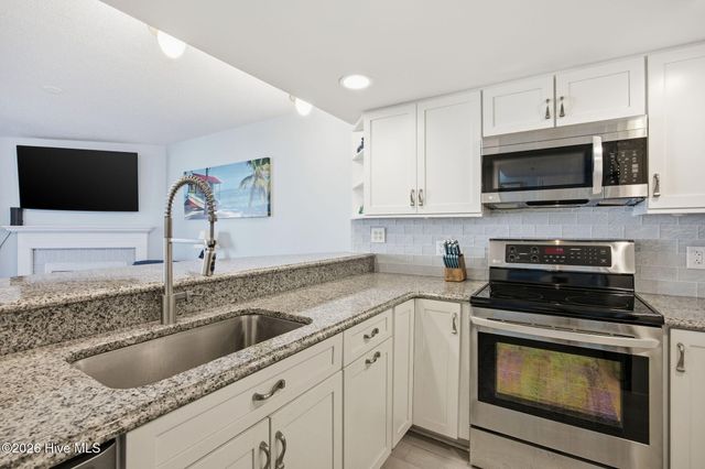 1518 S Lake Park Boulevard 4b, Carolina Beach, NC 28428
