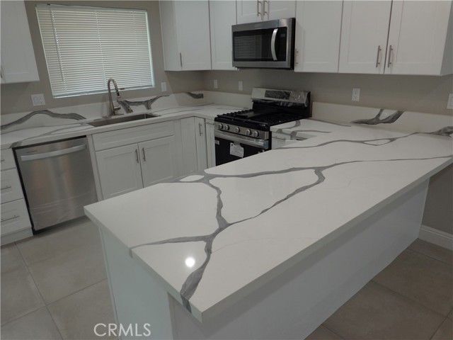 12744 Running Deer, Apple Valley, CA 92308