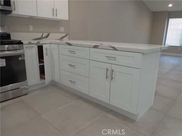 12744 Running Deer, Apple Valley, CA 92308