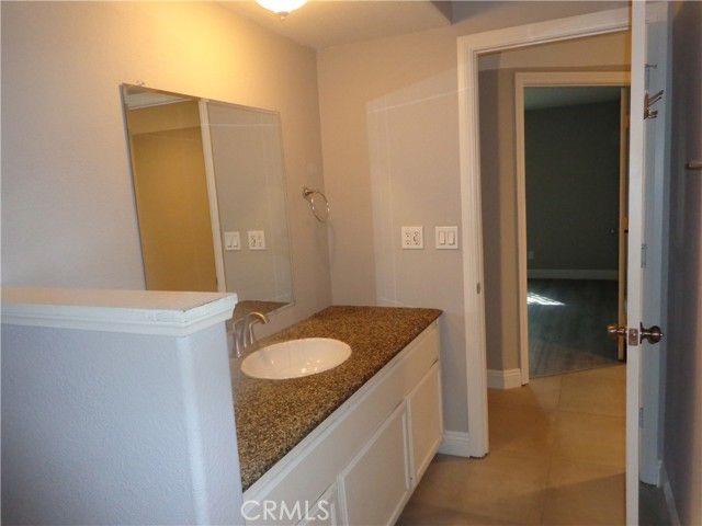 12744 Running Deer, Apple Valley, CA 92308