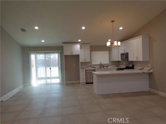 12744 Running Deer, Apple Valley, CA 92308