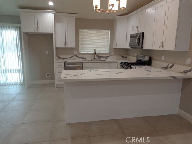 12744 Running Deer, Apple Valley, CA 92308