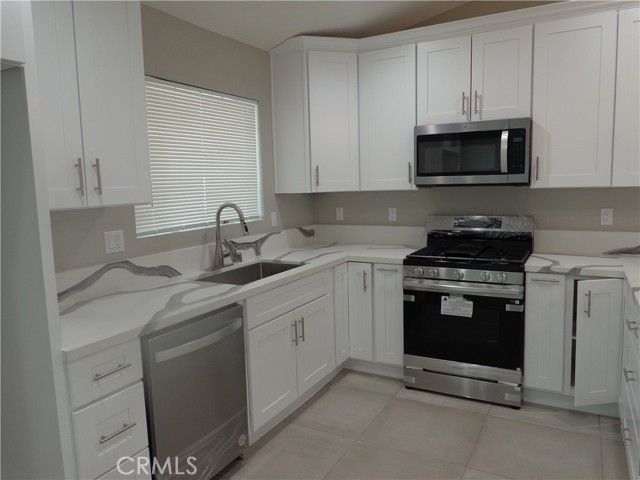 12744 Running Deer, Apple Valley, CA 92308