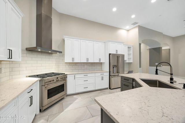 10355 N La Cholla Boulevard, Oro Valley, AZ 85742