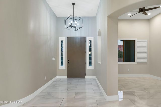 10355 N La Cholla Boulevard, Oro Valley, AZ 85742