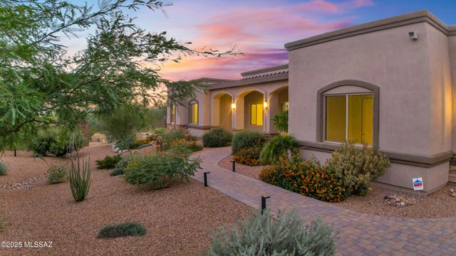 10355 N La Cholla Boulevard, Oro Valley, AZ 85742